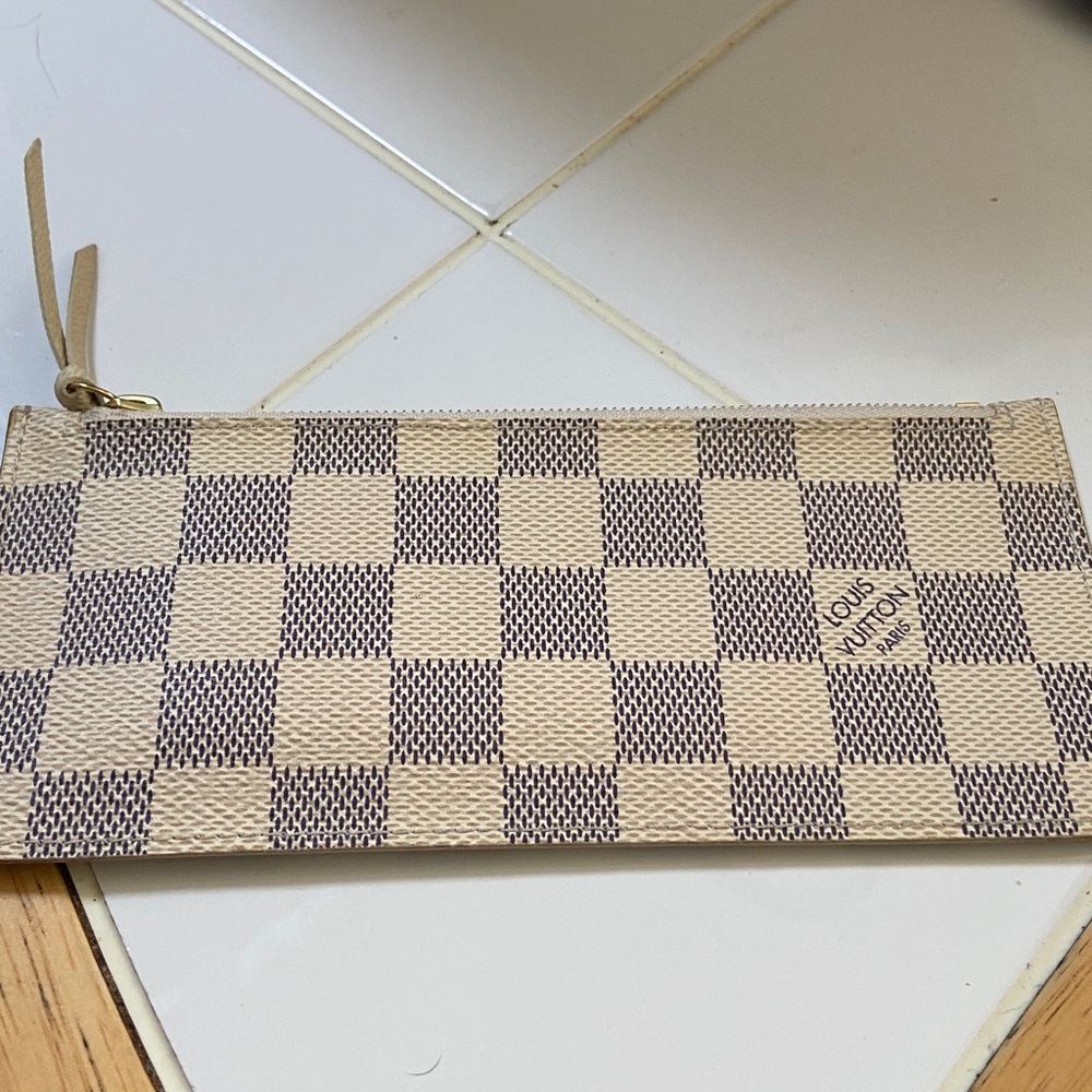 Louis Vuitton Cream and Gray Checkered Leather Pouch 7x3 Authentic - Picture 3 of 3
